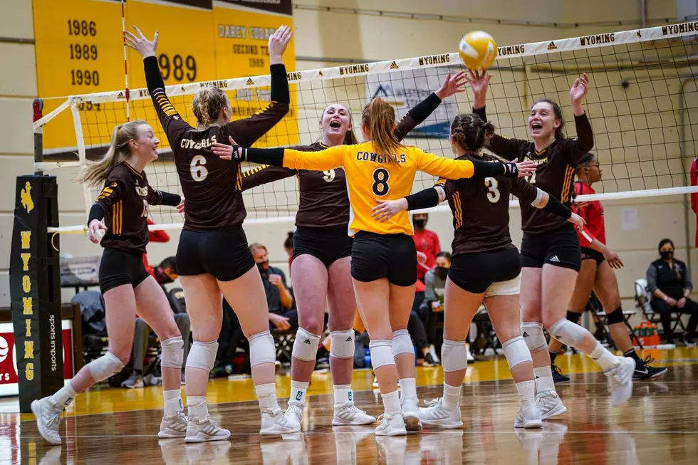 UW spikers sweep San Diego State