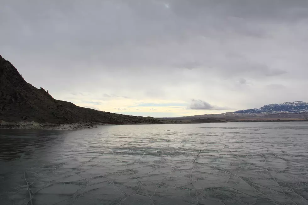 Beautiful ‘Snow Dragons’ Dance on Buffalo Bill Reservoir [VIDEO]